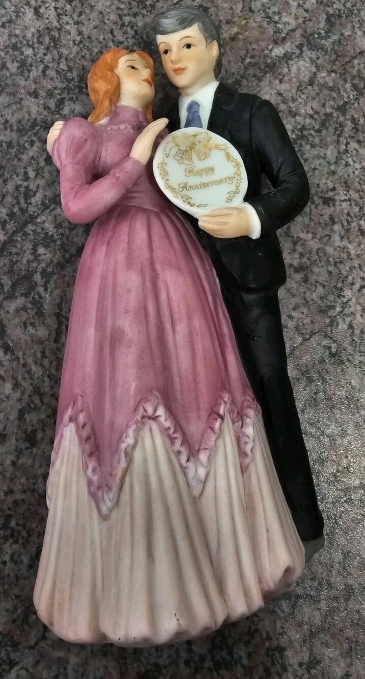 vintage Enesco "Treasured Memories" figurine of a couple celebrating their... - Picture 5 of 6